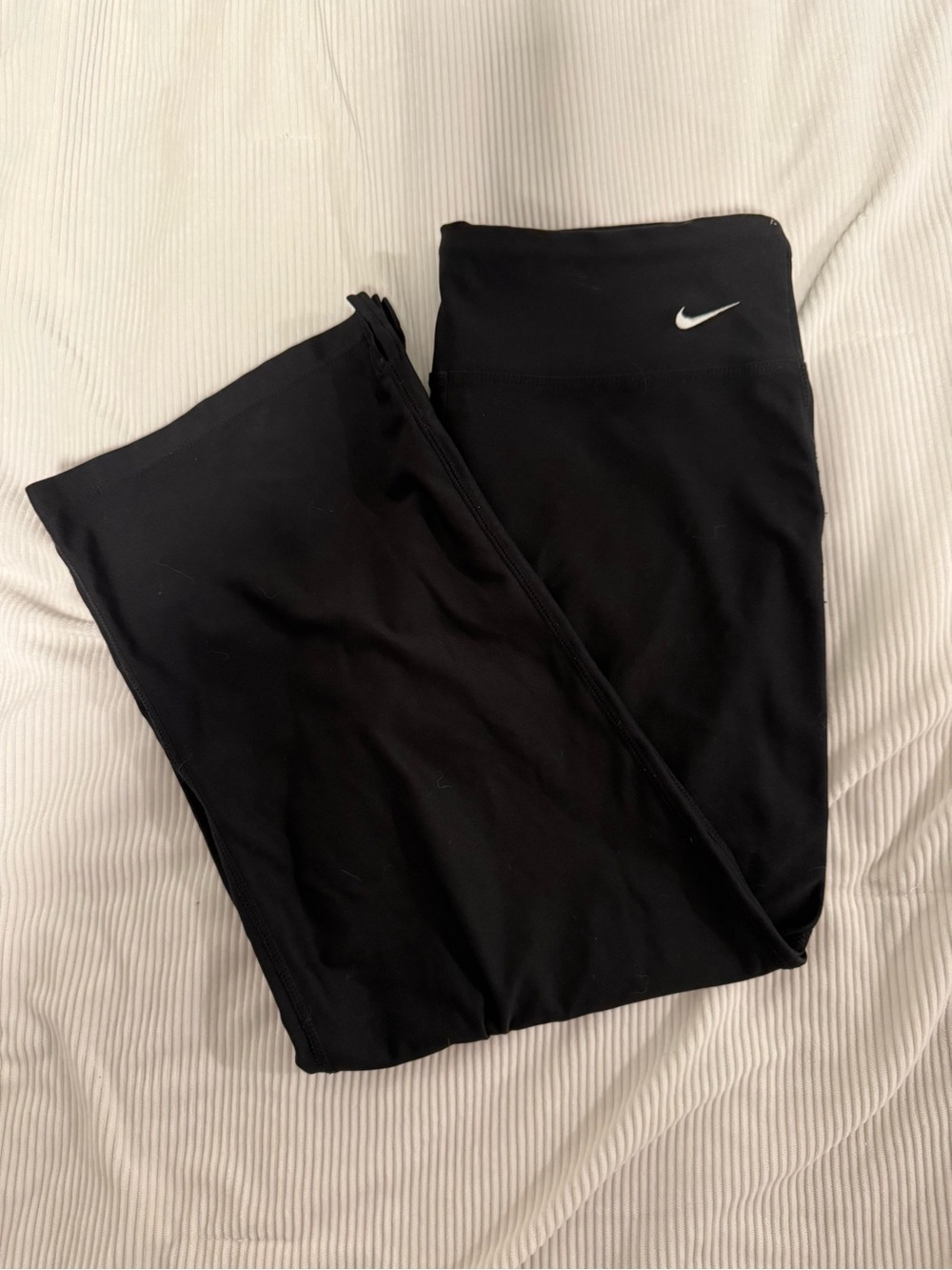 Brand New Nike Black Athletic Capri Flare Leggings - Swoosh Logo
